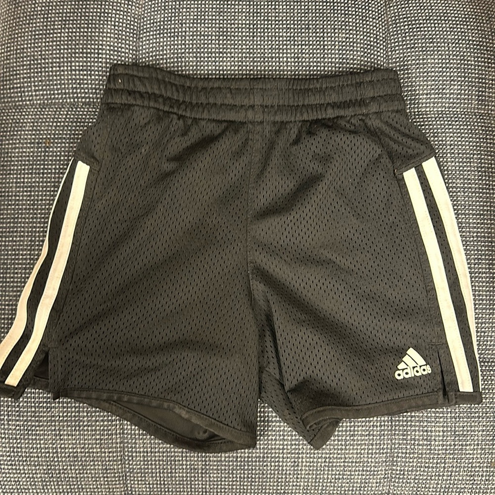 Adidas 3 stripe soccer shorts kids 6x